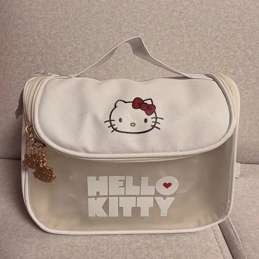 [BUNJANG] Hello Kitty Cosmetics Pouch Travel Bag - Tanning Kitty Sanrio / 새상품) 헬로키티 화장품 파우치 여행용 태닝키티 산리오 치이카와 먼작귀