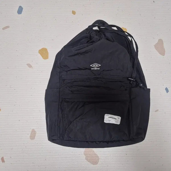 [BUNJANG] Umbro Black Nylon String Backpack / 엄브로 나일론 메탈 스트링백 블랙