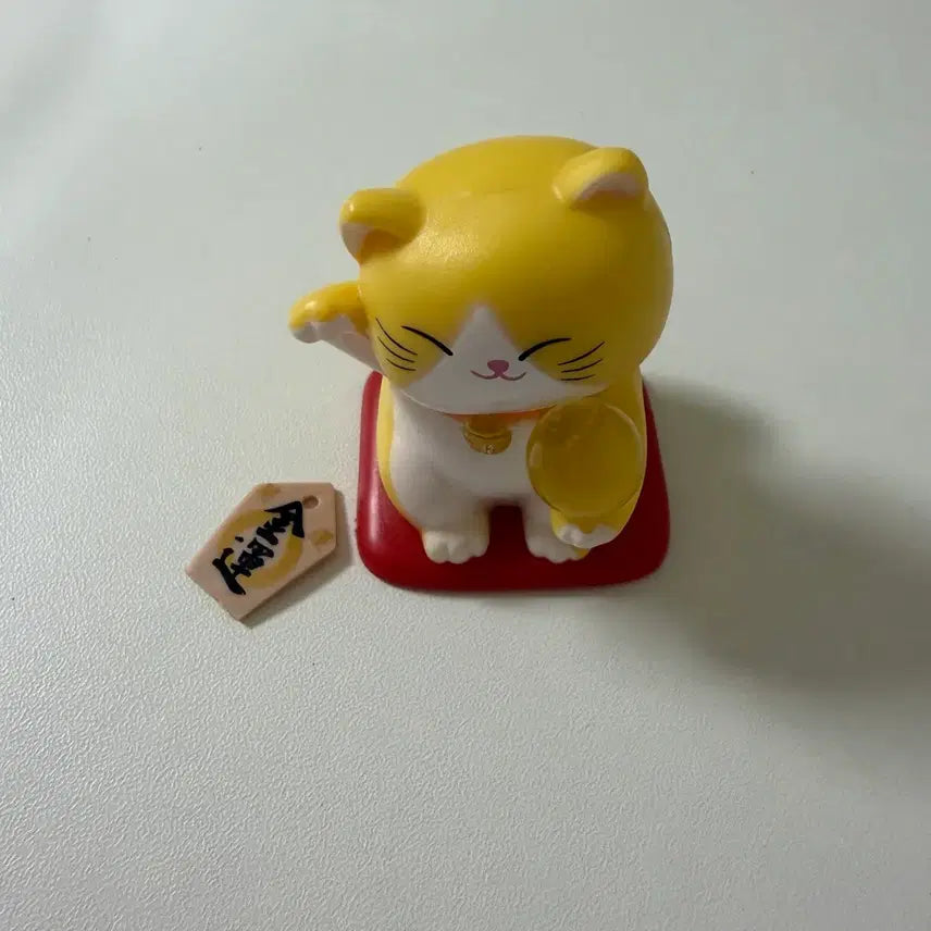 [BUNJANG] Pyramid Maneki Neko Cat Gacha Figure / 희라미드 마네키네코 고양이 가챠 피규어