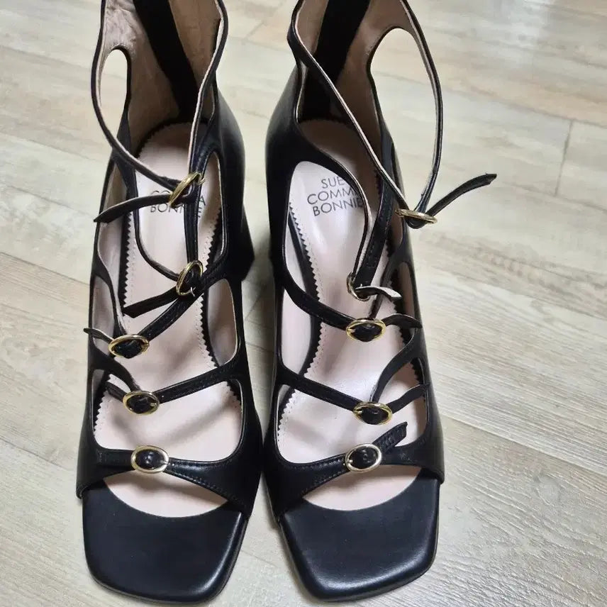 [BUNJANG] SUE COMMA BONNIE Black Strap Sandals / 슈콤마 보니 블랙 스트랩 샌들