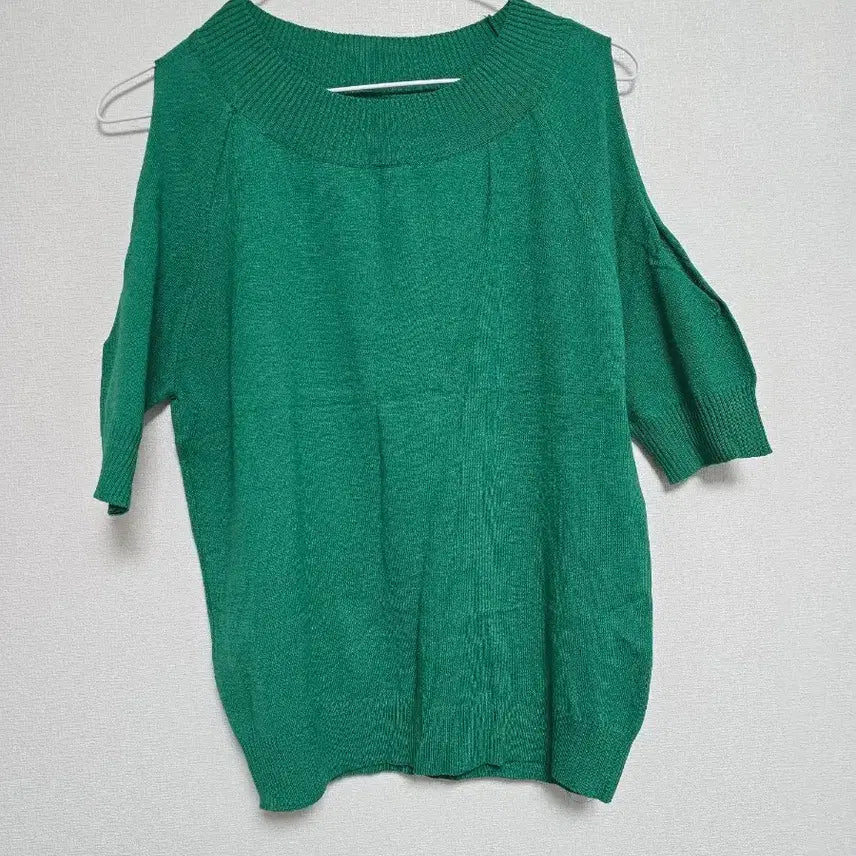 [BUNJANG] Green Shoulder Cut Knit Short Sleeve T-Shirt / 그린색 숄더컷 니트 반팔티