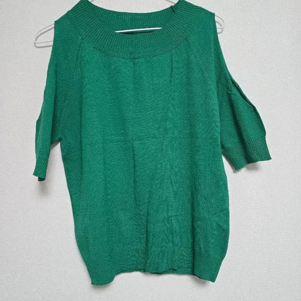 [BUNJANG] Green Shoulder Cut Knit Short Sleeve T-Shirt / 그린색 숄더컷 니트 반팔티