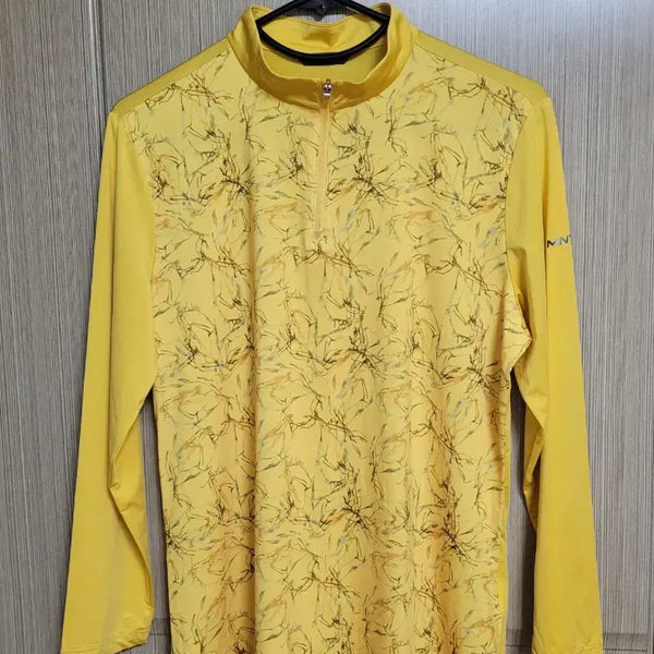 [BUNJANG] Mountia Golf Half-Zip T-Shirt Size 100 / 마운티아 골프 반집업 티셔츠 100