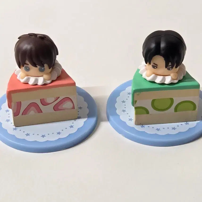 [BUNJANG] Attack on Titan Eren & Levi Puchibass Cake Figure Bundle Set / (일괄)진격의 거인 에렌 리바이 푸치바스 케이크 피규어 가챠 진격거