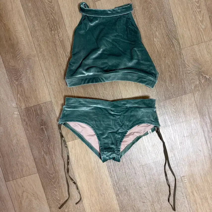 [BUNJANG] Sumine Polewear Velvet Top and Bottom Set / [상품 많아요] 수민폴웨어