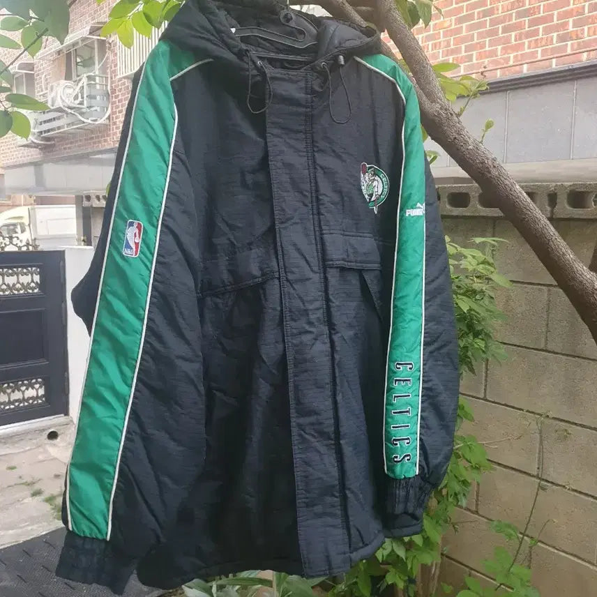 [BUNJANG] Boston Celtics Puma NBA Padded Windbreaker Jacket / 보스턴 셀틱스 푸마 & NBA 패딩 윈드브레이커