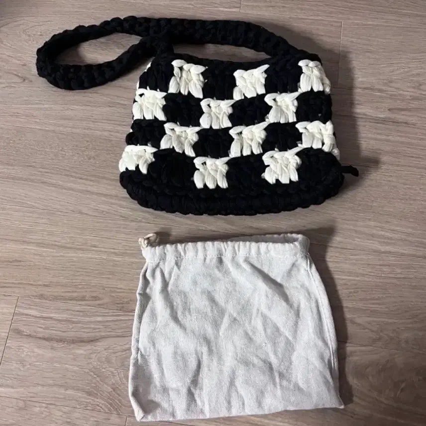 [BUNJANG] 8seconds Knit Shoulder Bag / 에잇세컨즈 니트 숄더백