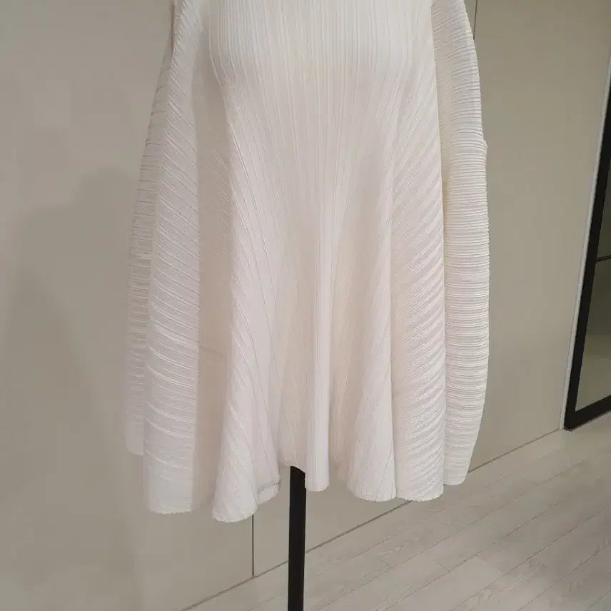 [BUNJANG] Ivory Pleated Poncho Blouse / 아이보리 플리츠 판쵸 블라우스