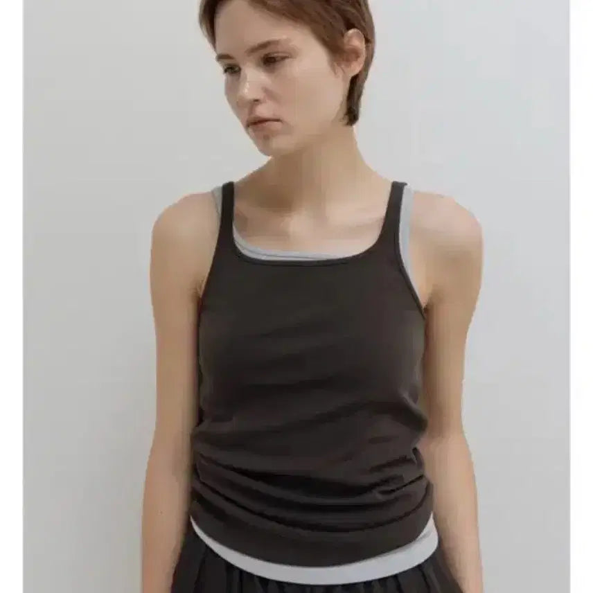 [BUNJANG] Moia Plain Sleeveless Top Brown M / *새상품* 모이아 플레인 슬리브리스 (브라운 / m)