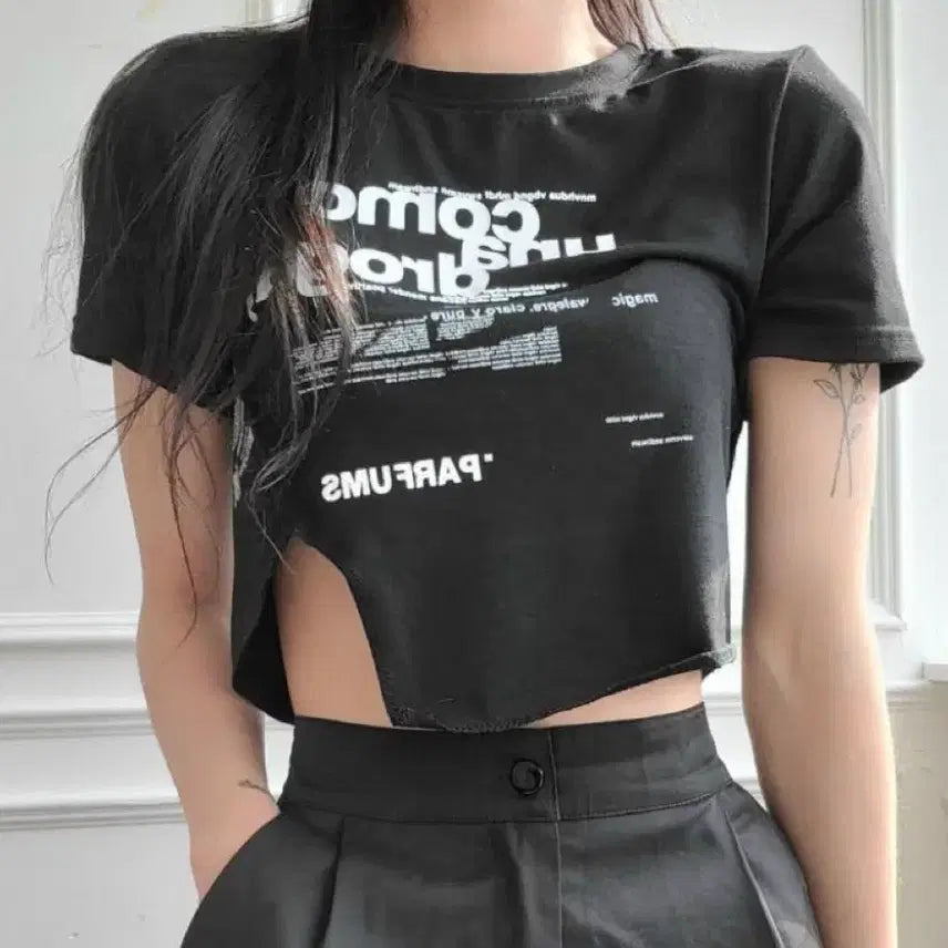 [BUNJANG] Letterin Asymmetrical Shoulder Pad Crop T-Shirt Black / 레터린 언발 숄더패드 크롭 티셔츠 블랙
