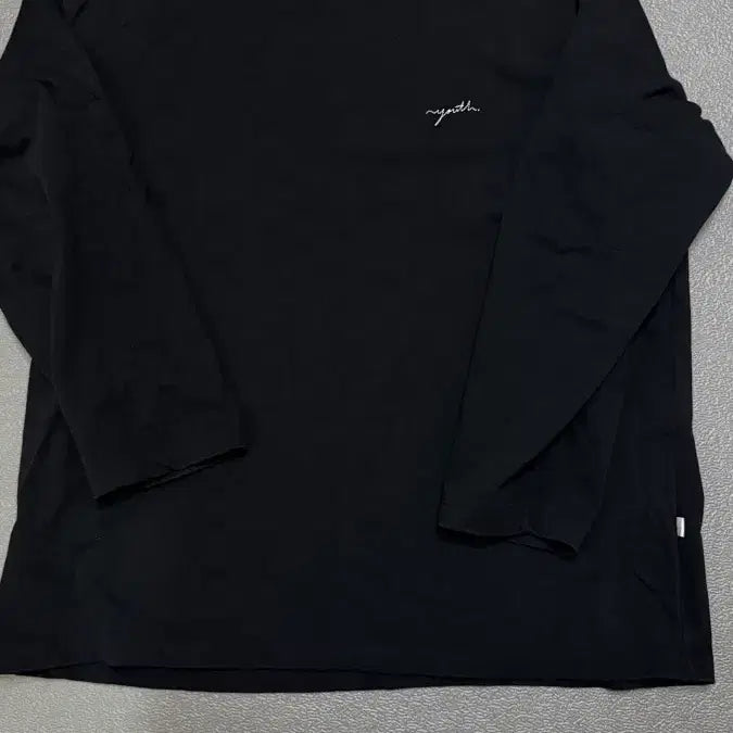 [BUNJANG] Youth Logo Embroidered Long Sleeve T-Shirt Black / youth 긴팔 티셔츠 블랙