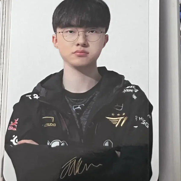 [BUNJANG] T1 Faker 23 Worlds LoL Park Photocard / 23월즈 롤드컵 T1 페이커 네이버 포토카드 양도합니다!