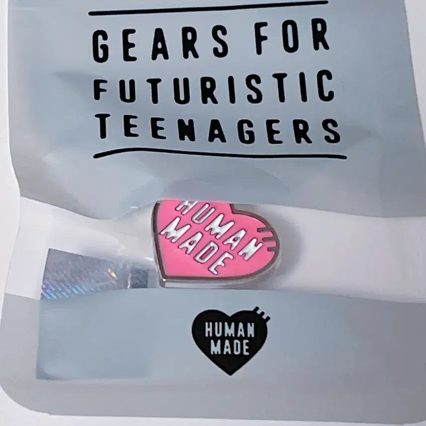 [BUNJANG] Human Made Pink Heart Pin Badge / 미개봉)휴먼메이드 핑크 하트 뱃지 하트핀 분홍뱃지 분홍핀