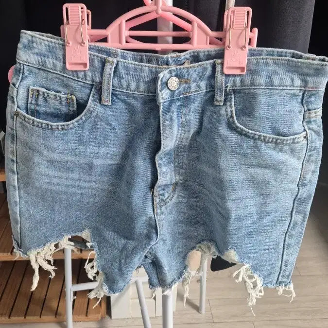 [BUNJANG] Distressed Denim Hot Shorts / 찢청 데님 반바지 핫팬츠