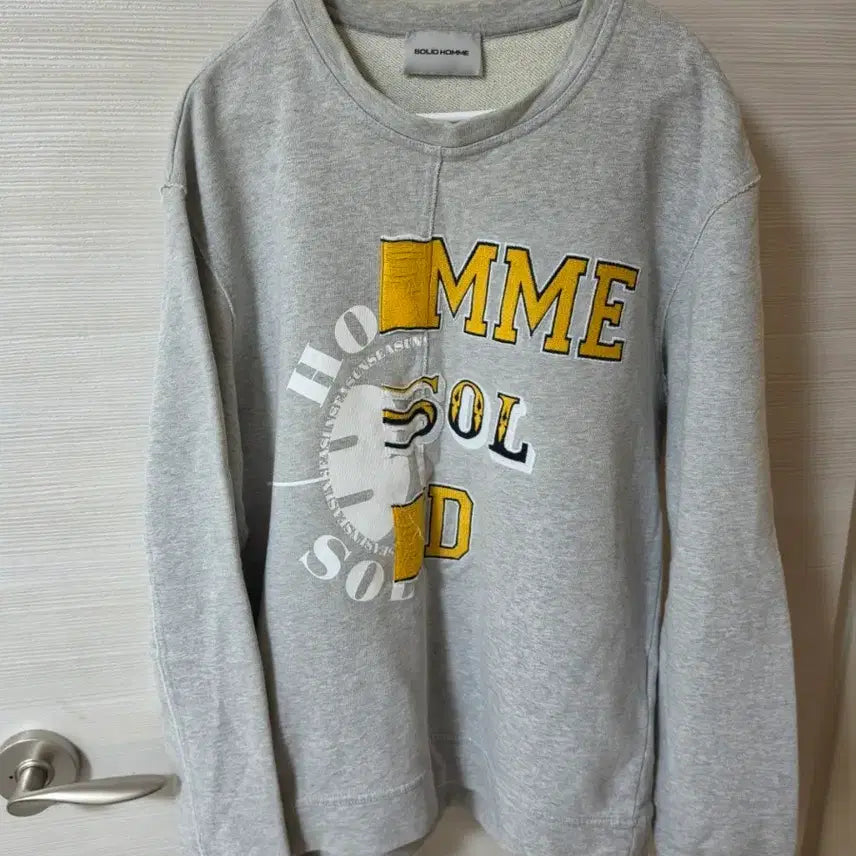 [BUNJANG] Solid Homme Embroidered Cut-Out Sweatshirt / 솔리드옴므 절개 포인트 자수 맨투맨