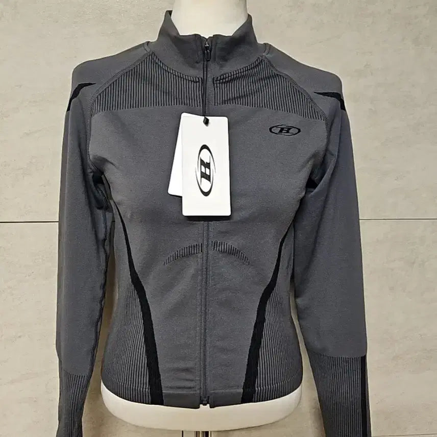 [BUNJANG] Born to Win Women's Grey Full Zip-Up Jacket / (텍 달린) 본투윈 여성 그레이 풀집업 자켓