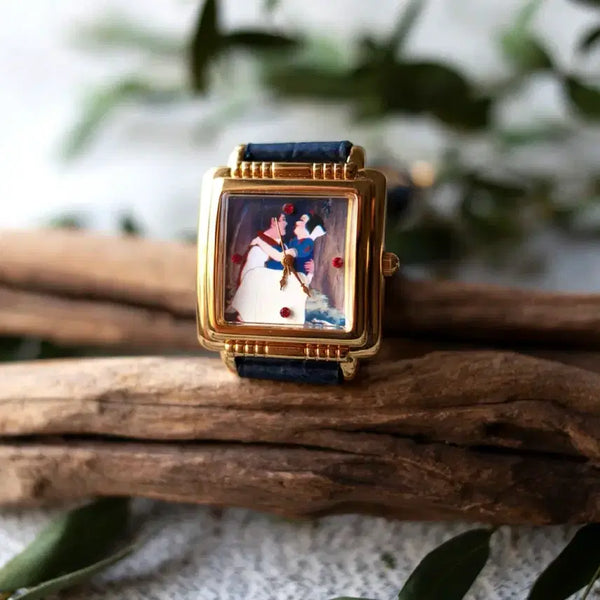 [BUNJANG] 1990 Disney Limited Edition Snow White Watch & Badge Set / 1990 디즈니 한정판 빈티지 백설공주 시계&뱃지 세트