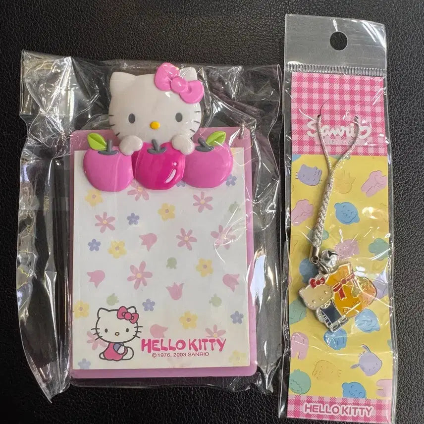 [BUNJANG] Apple Kitty Memo Pad & Gate Kitty Keychain Set / 고전 사과키티 메모패드 게이트키티 키링 세트