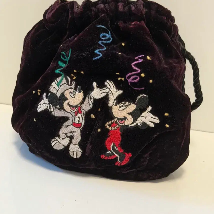 [BUNJANG] Disney Mickey & Minnie Embroidered Velvet Pouch / 디즈니 미키 미니 벨벳 자수파우치
