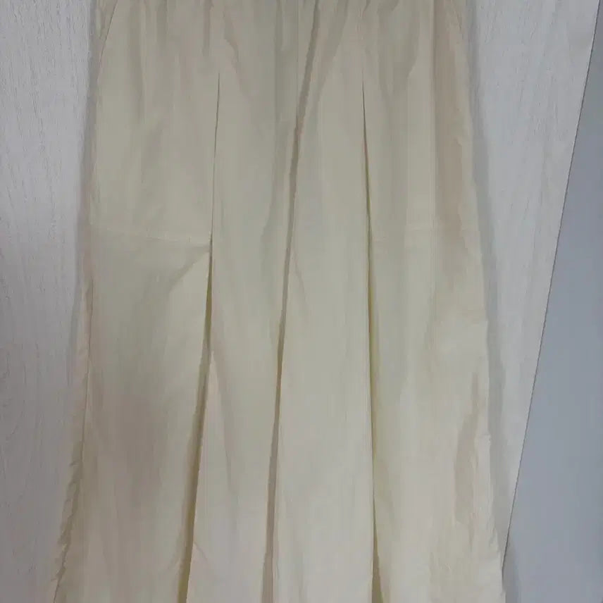 [BUNJANG] Ivory Pleated Flare Pants / 아이보리 플리츠 팬츠(새상품)