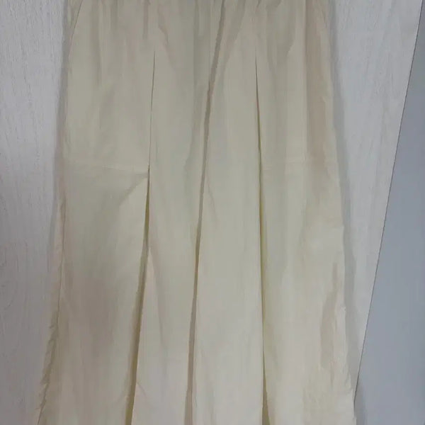 [BUNJANG] Ivory Pleated Flare Pants / 아이보리 플리츠 팬츠(새상품)