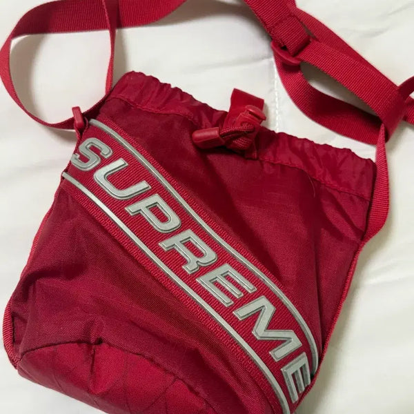 [BUNJANG] Supreme Cinch Pouch Crossbody Bag Red / 슈프림 신치 크로스백 / 파우치 (레드)