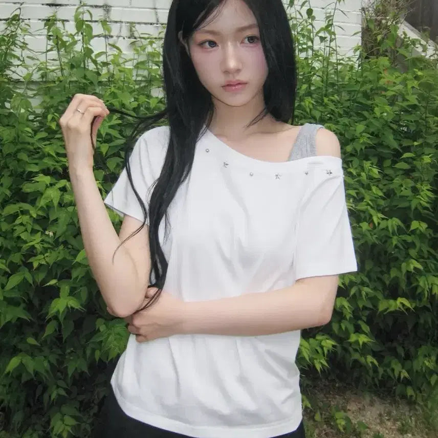 [BUNJANG] Stud One-Off Loose Fit Short Sleeve T-Shirt Ivory / 스터드 원오프 루즈핏 반팔티 아이보리