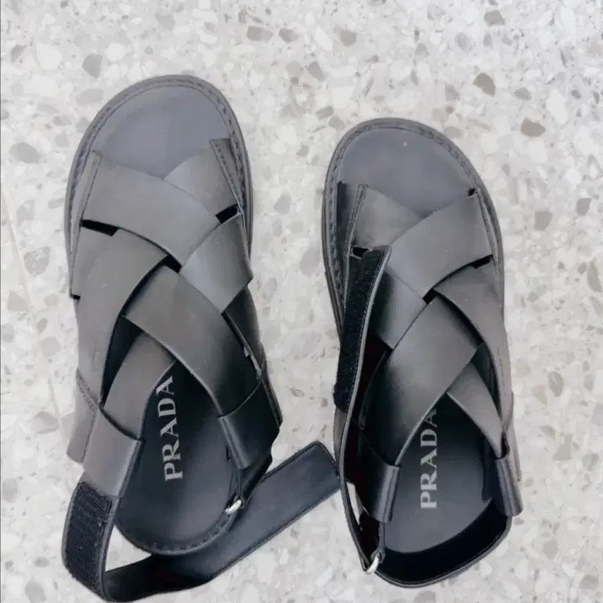 [BUNJANG] Prada Fisherman Sandals Black Leather / 프라다 피셔맨 샌들 270