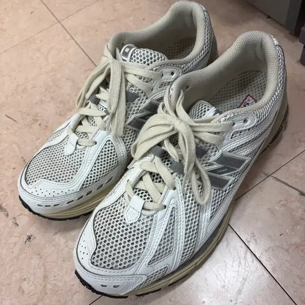 [BUNJANG] New Balance 1906 White Grey Size 290 / 뉴발란스 1906 화이트그레이 290사이즈 판매