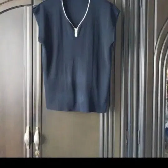 [BUNJANG] Black Short-Sleeve Cooling T-Shirt / 블랙 반팔 냉감 티