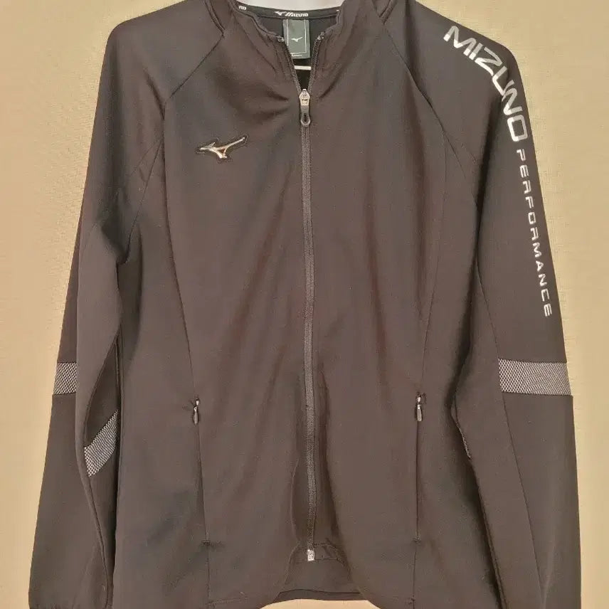 [BUNJANG] Mizuno Black Performance Track Jacket / 미즈노 블랙 퍼포먼스 트랙 자켓