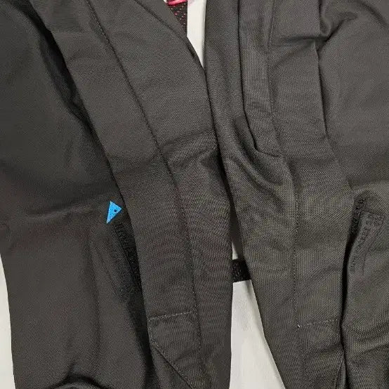 [BUNJANG] Klattermusen Sidepocket Raven Color 6L Bundle Set Backpack / 클라터뮤젠 사이드포켓 새상품