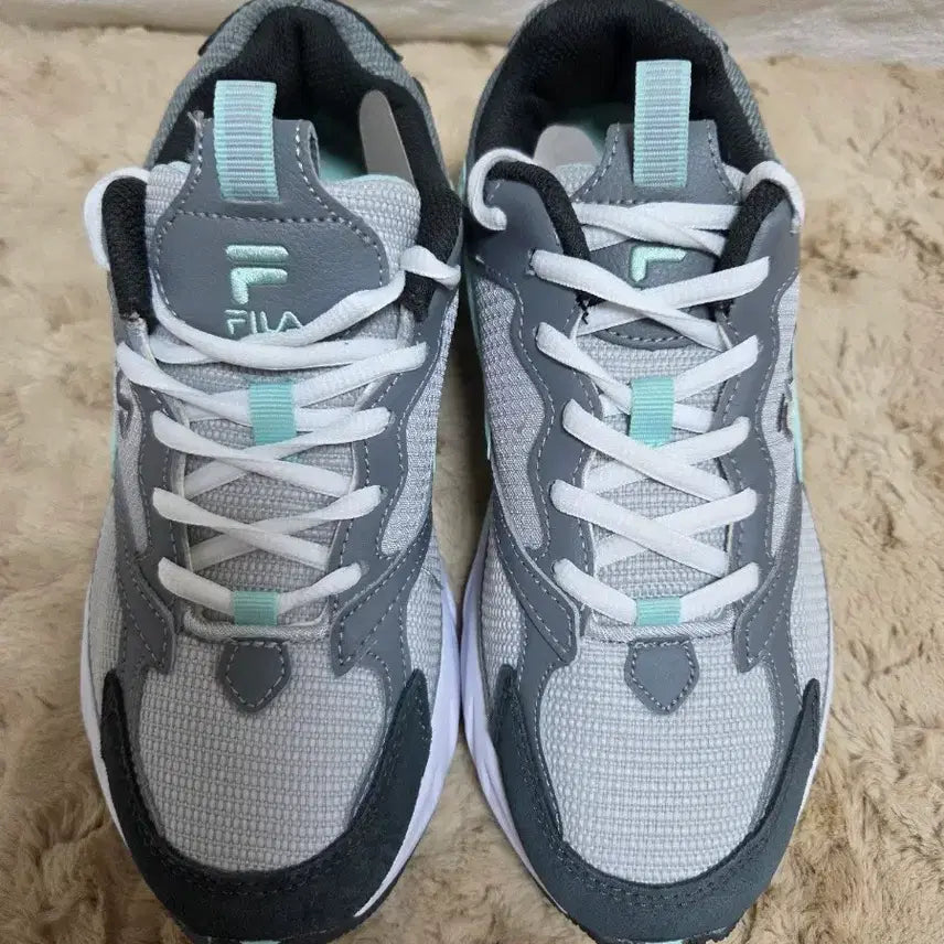 [BUNJANG] Fila Athletic Shoes Mint Grey Women's Size 240 / 휠라 운동화 그레이 민트 여성 240사이즈