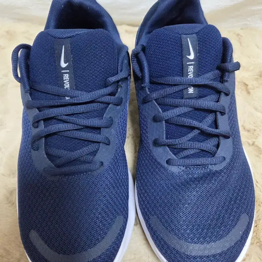 [BUNJANG] Nike Revolution Running Shoes Navy 260mm / 나이키 레볼루션 런닝화 네이비 260사이즈