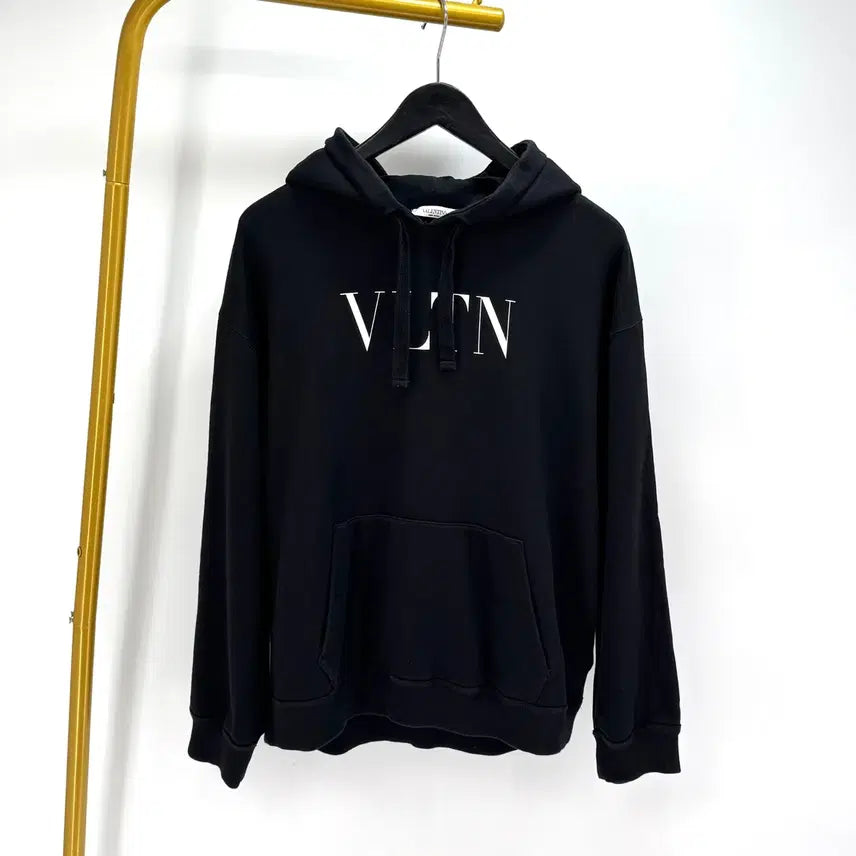 [BUNJANG] Valentino VLTN Logo Hoodie Black L / [L사이즈] 발렌티노 로고 후드 티셔츠 블랙 (UV3MF14F3TV)