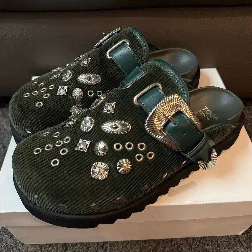 [BUNJANG] Toga Virilis Green Corduroy Mule Slippers / (43) 토가 비릴리스 뮬 슬리퍼 그린 코듀로이