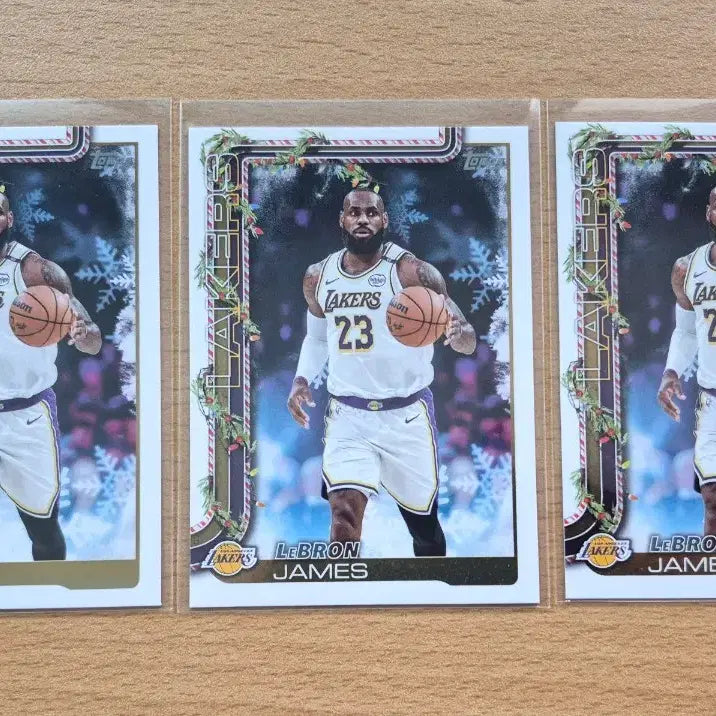 [BUNJANG] NBA 2025 Topps Holiday Los Angeles Lakers LeBron James Trading Card Lot (3 Cards) / NBA 2025 탑스 홀리데이 LA레이커스 르브론 제임스카드 3장랏 판매