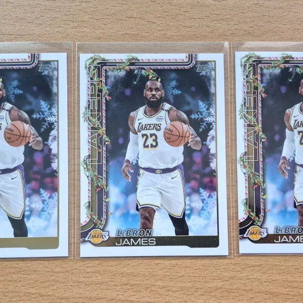 [BUNJANG] NBA 2025 Topps Holiday Los Angeles Lakers LeBron James Trading Card Lot (3 Cards) / NBA 2025 탑스 홀리데이 LA레이커스 르브론 제임스카드 3장랏 판매