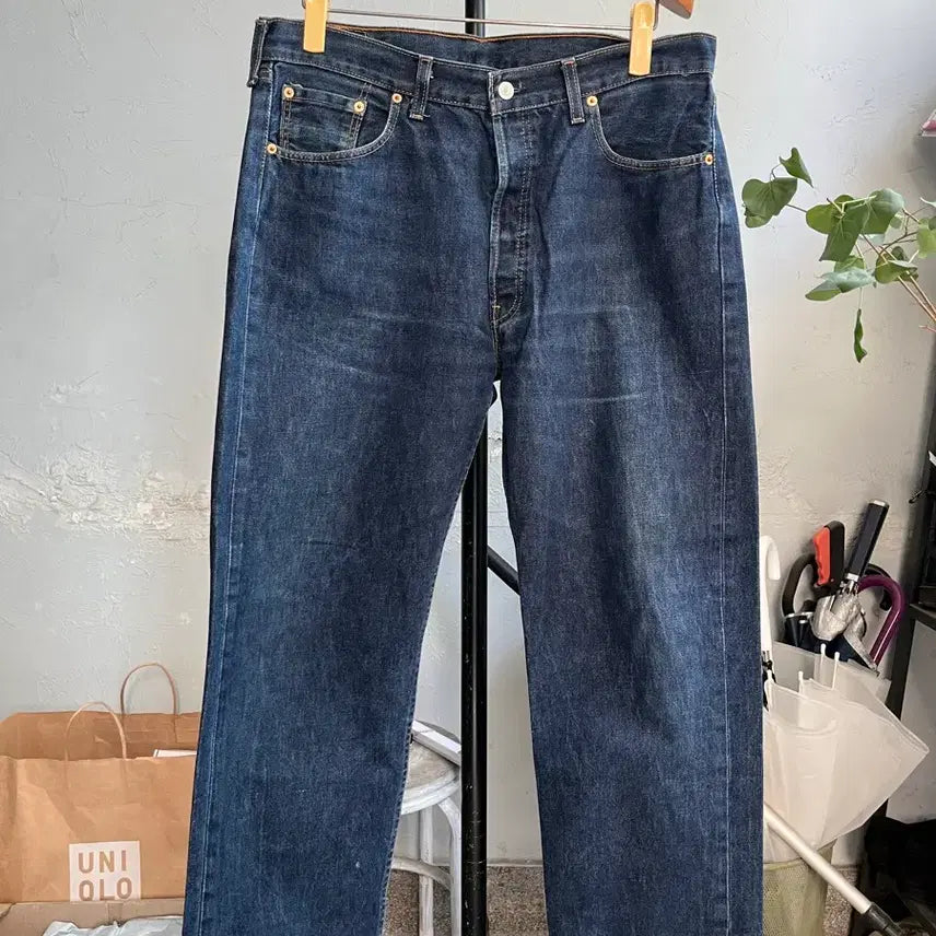 [BUNJANG] Levi's Original 501 Jeans / [유럽산/UK] 리바이스 오리지널 501 진청 데님 팬츠 (Levi's