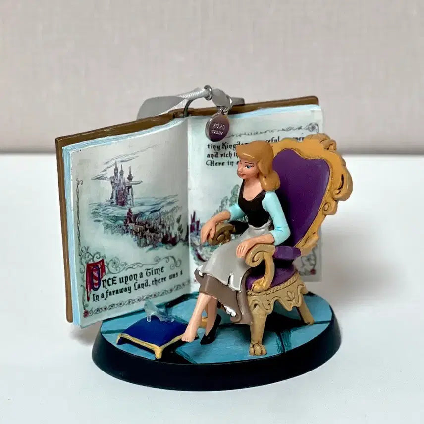 [BUNJANG] Disney Sketchbook Cinderella Fairytale Ornament (2020) / 신데렐라 오너먼트