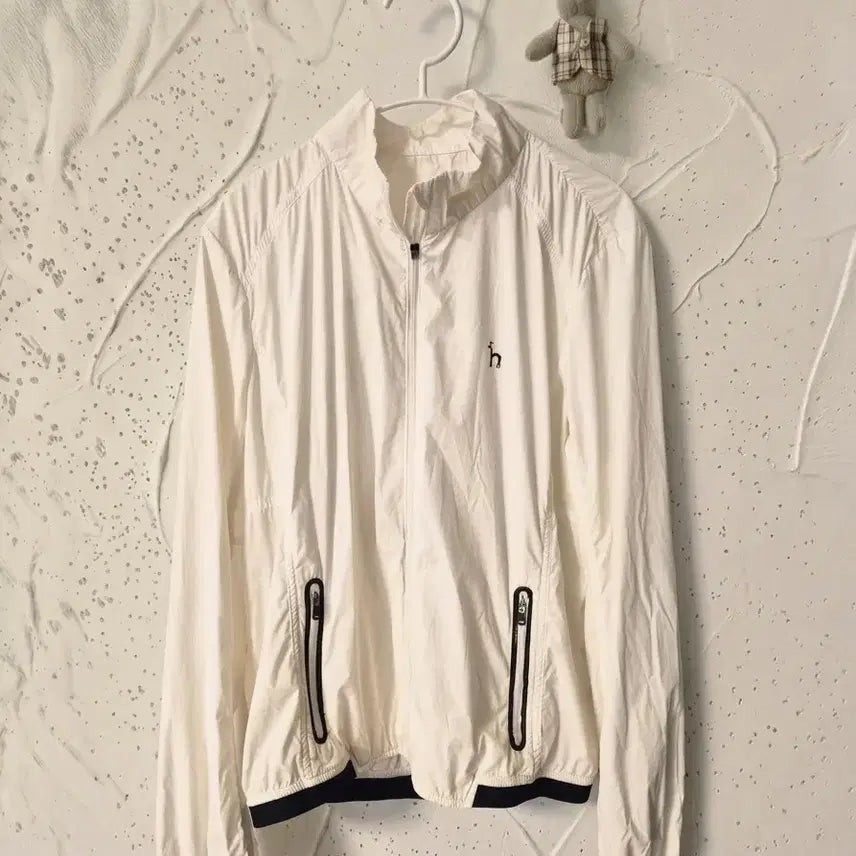 [BUNJANG] Hazzys Golf Women's Lightweight Windbreaker Jacket White Navy / [헤지스 골프] 여성 경량 바람막이 자켓 (90사이즈)