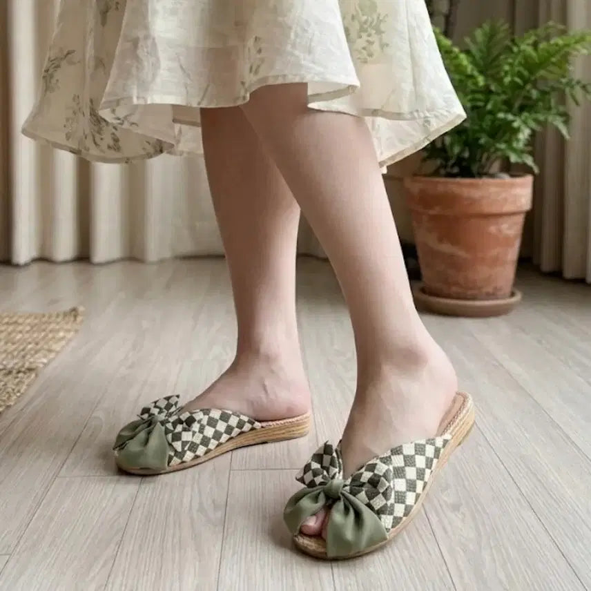 [BUNJANG] Lattice Ribbon Rattan Slippers (Set of 2) / 2켤레일괄)격자 리본 라탄 슬리퍼(~245)