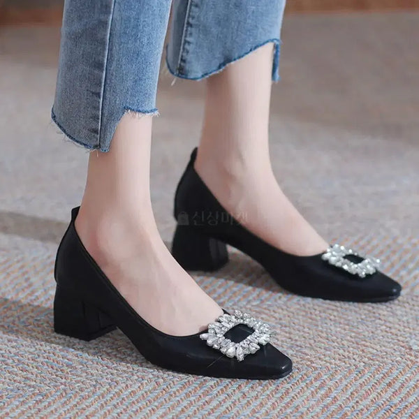 [BUNJANG] Comfortable Leather Wedding Heels with Jewel Embellishments / 웨딩촬영 발편한 가죽구두 보석펌프스힐