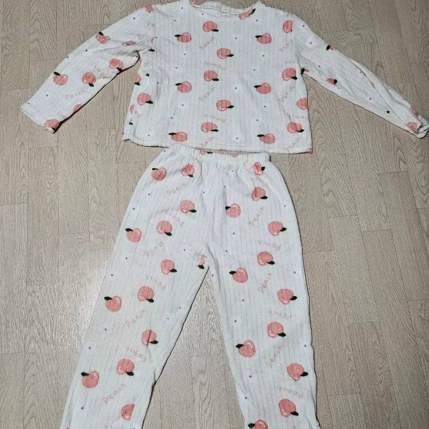 [BUNJANG] Peach Pattern Pajama Set / 복숭아 패턴 파자마 세트