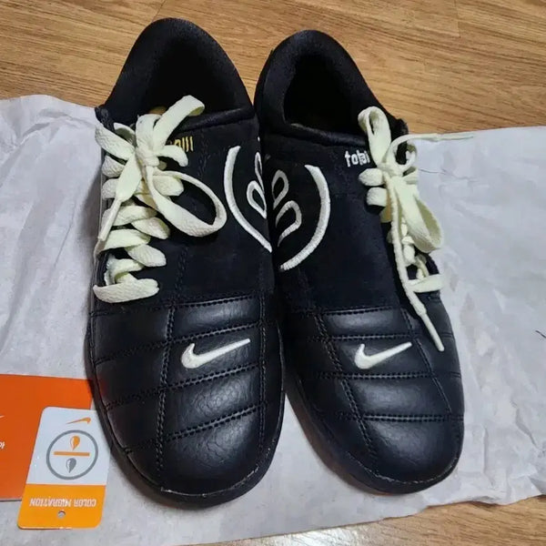 [BUNJANG] Nike Total 90 Black Metallic Gold Soccer Cleats (Size 245) / 나이키 토탈90 블랙 메탈릭 골드 245