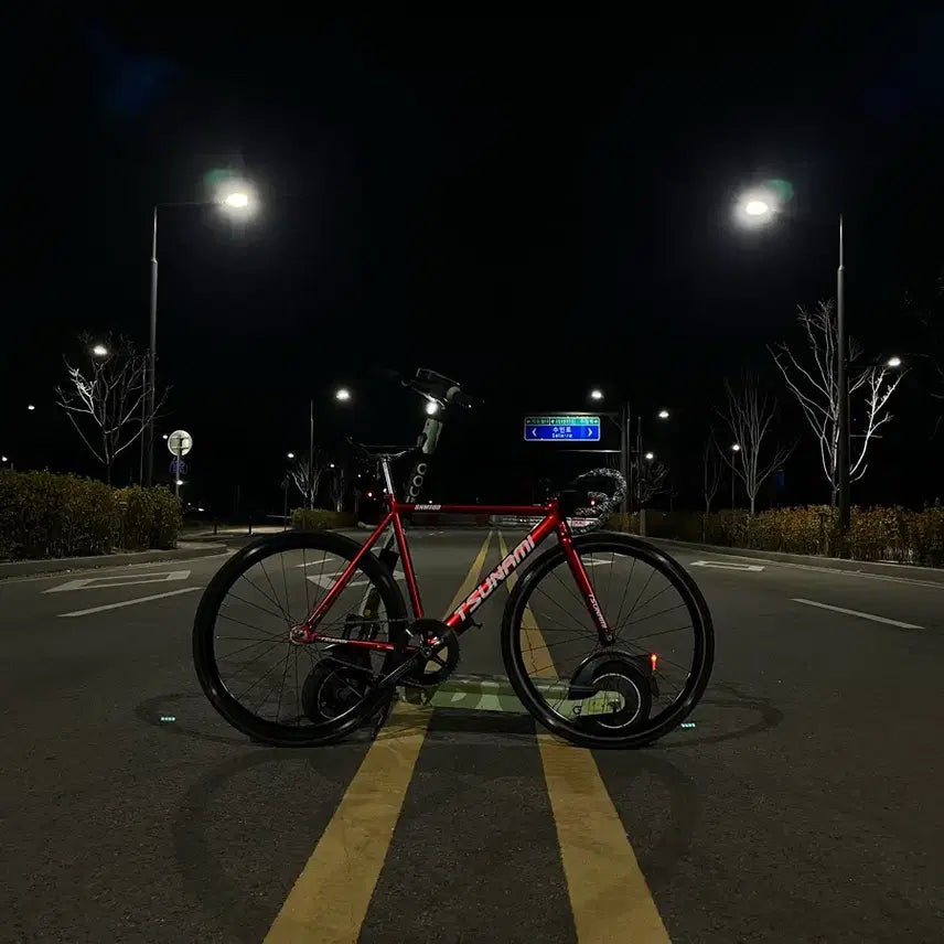 [BUNJANG] Tsunami Frame Set with Deda Chai, Shimano Pro Vibe Stem, Thompson Zero Back Silver Seatpost, Shimano Pro Stealth Saddle, KMC Chainring/Chain, Velodotte 2024 Wheelset, and Omnium Crankset / 쓰나미 판/대