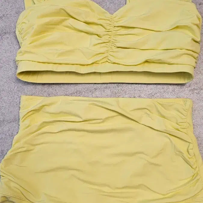 [BUNJANG] Bright Yellow Scarf / 핫한