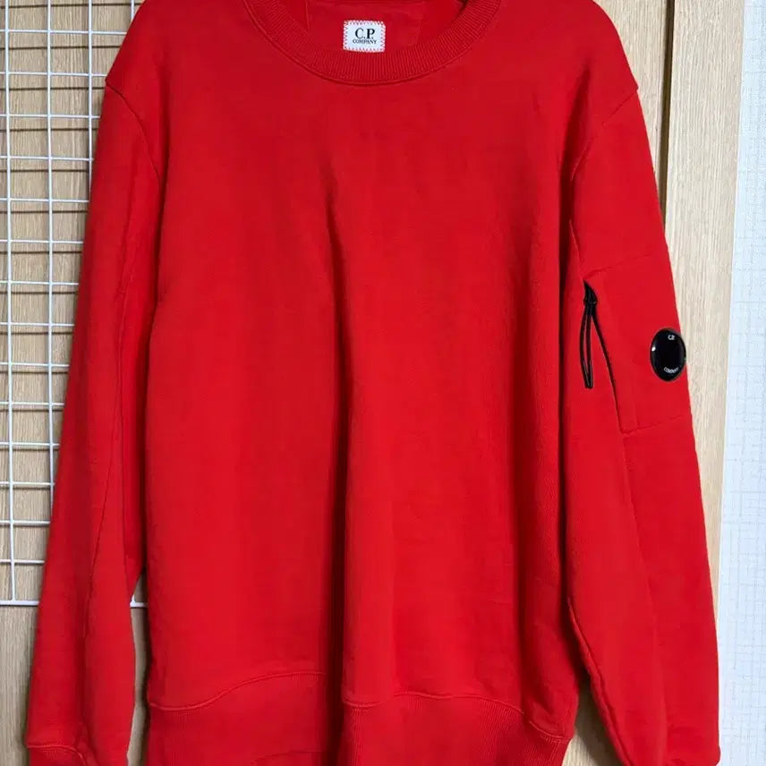 [BUNJANG] C.P. Company Red Sweatshirt with Lens Detail / CP컴퍼니 레드 맨투맨