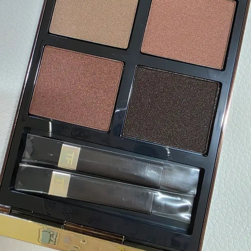 [BUNJANG] Tom Ford Beauty Eye Color Quad 37 Smoky Quartz New / 톰포드뷰티 아이컬러 쿼드 37 스모키쿼츠 새제품