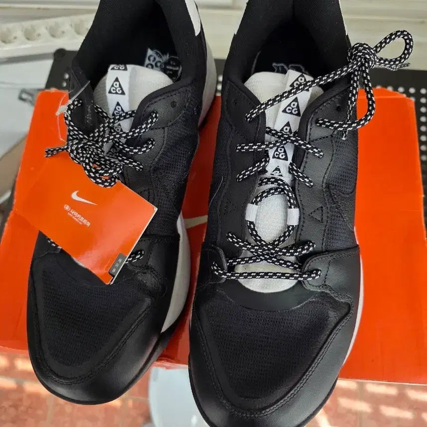 [BUNJANG] Nike ACG Lowcate Hiking Boots / (미사용)285mm나이키 ACG 로우케이트 블랙